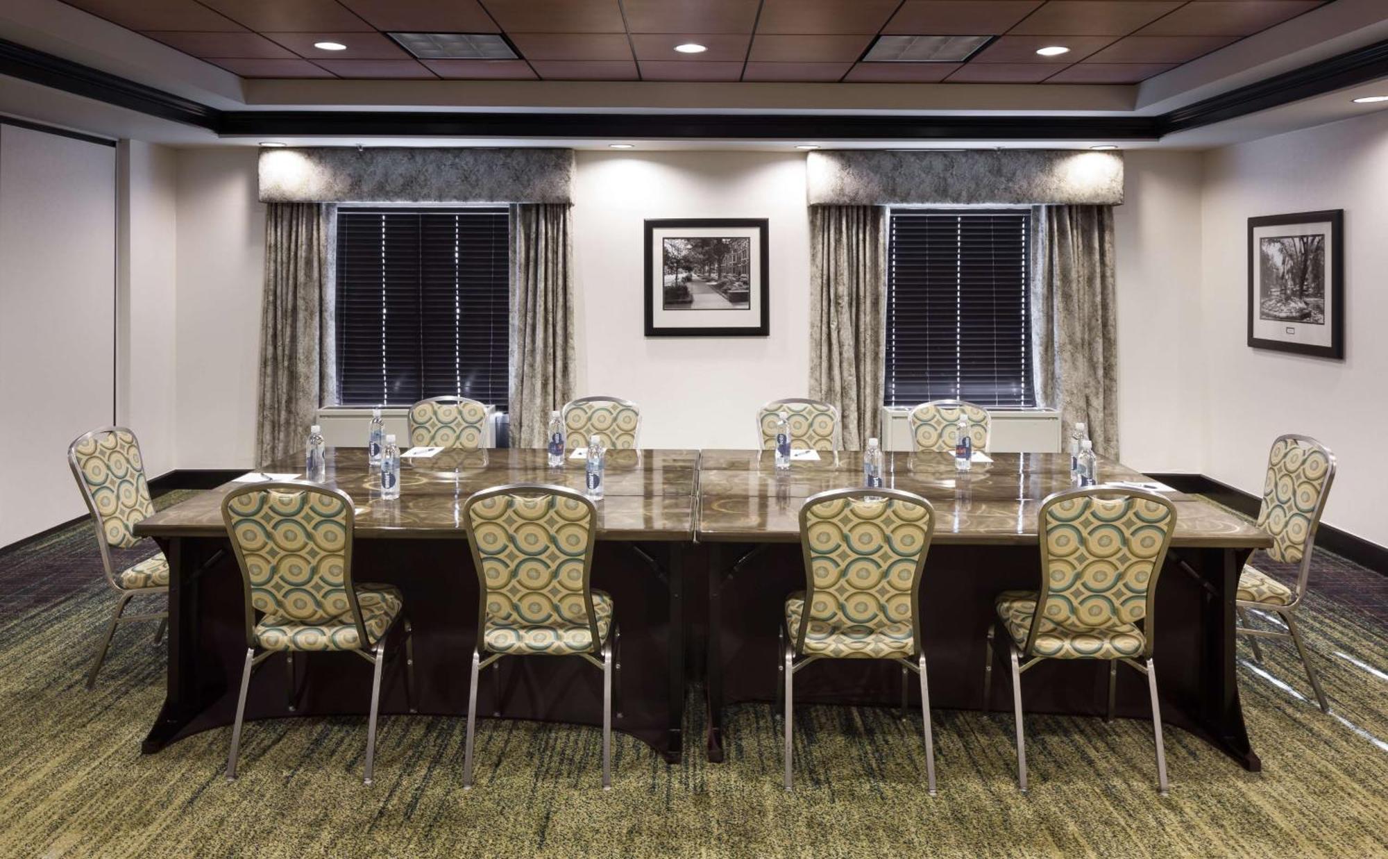 Hampton Inn & Suites Gainesville Downtown Экстерьер фото