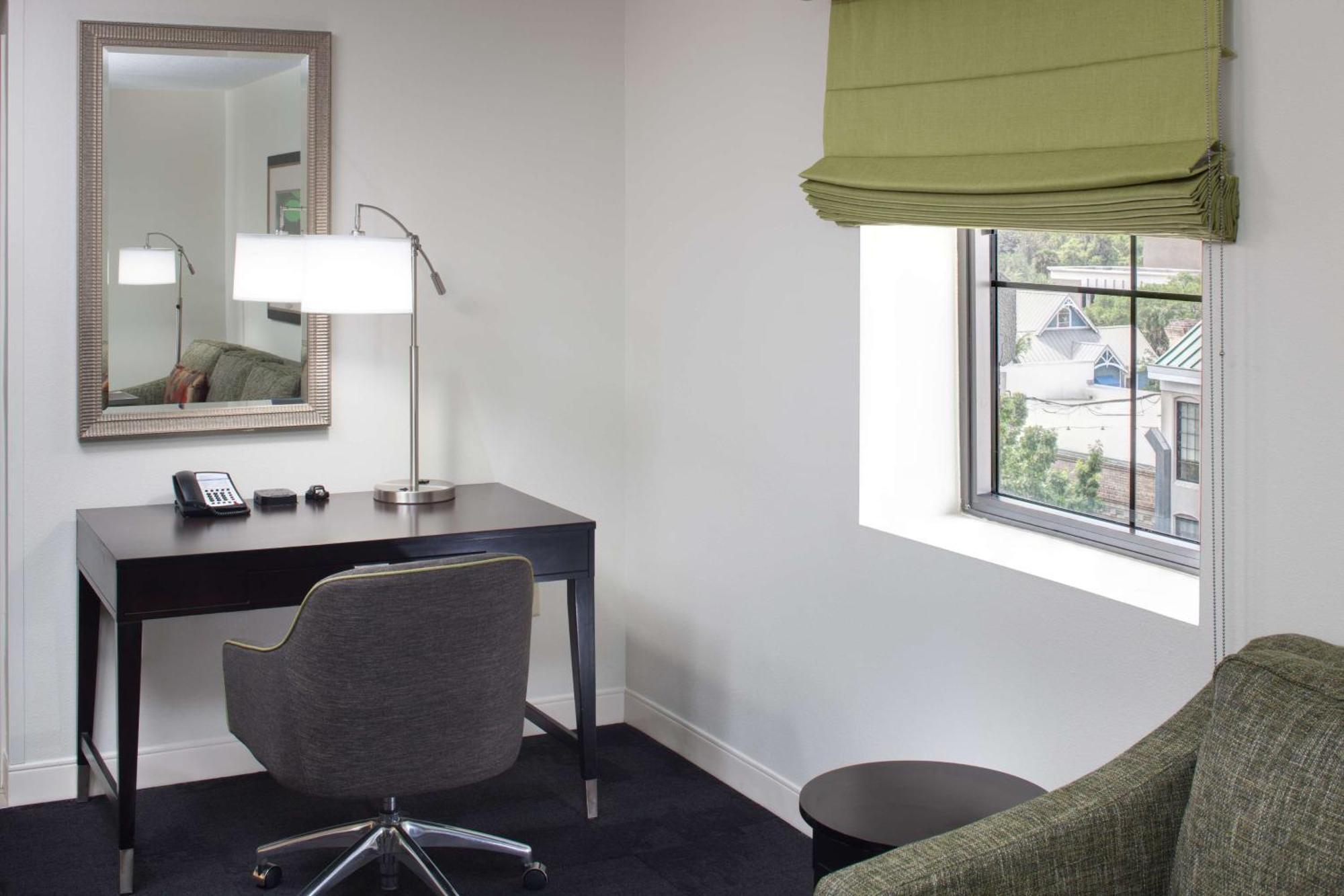 Hampton Inn & Suites Gainesville Downtown Экстерьер фото