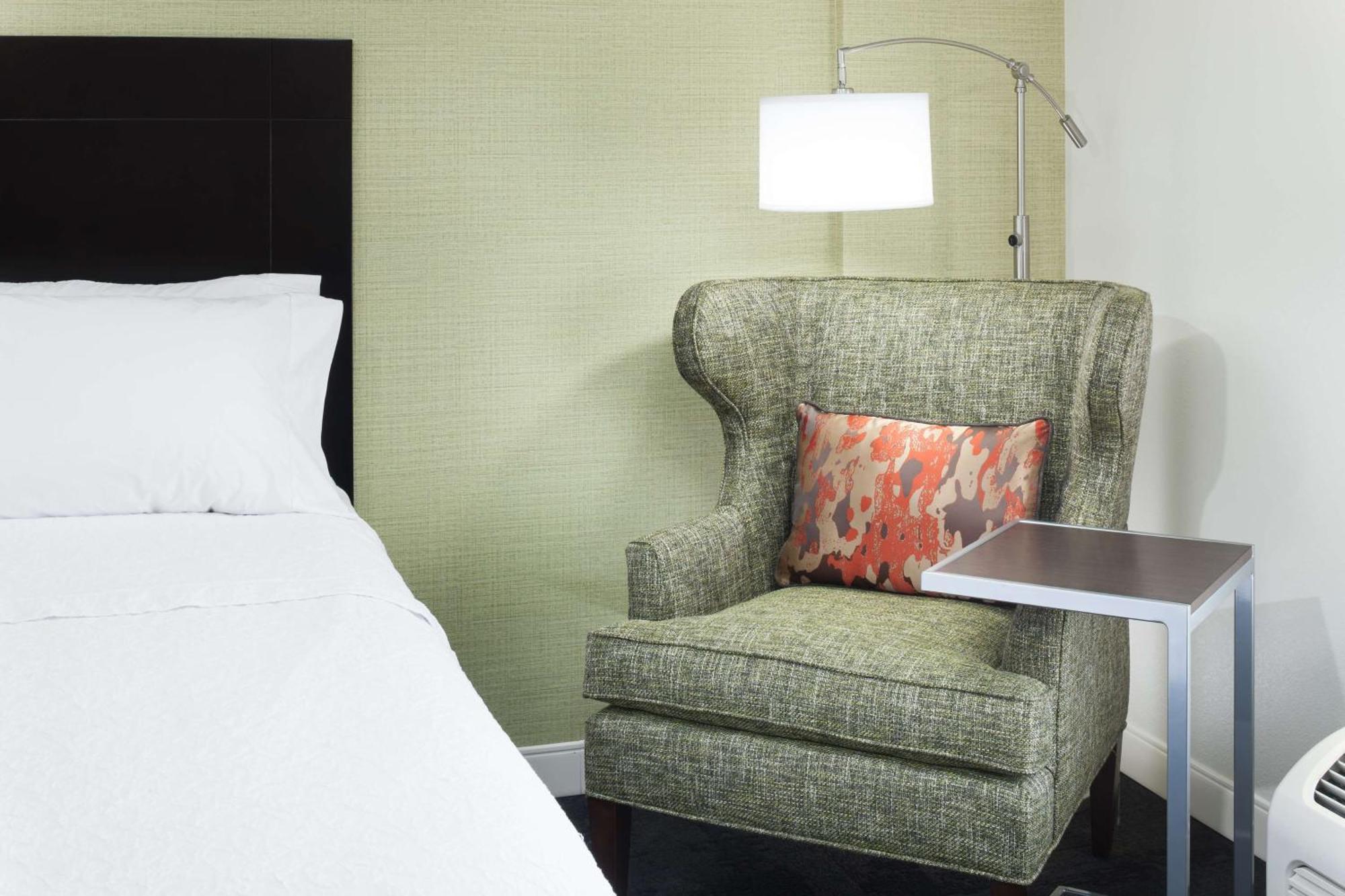 Hampton Inn & Suites Gainesville Downtown Экстерьер фото