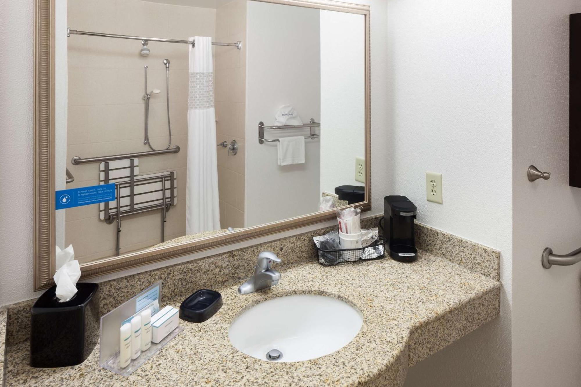 Hampton Inn & Suites Gainesville Downtown Экстерьер фото