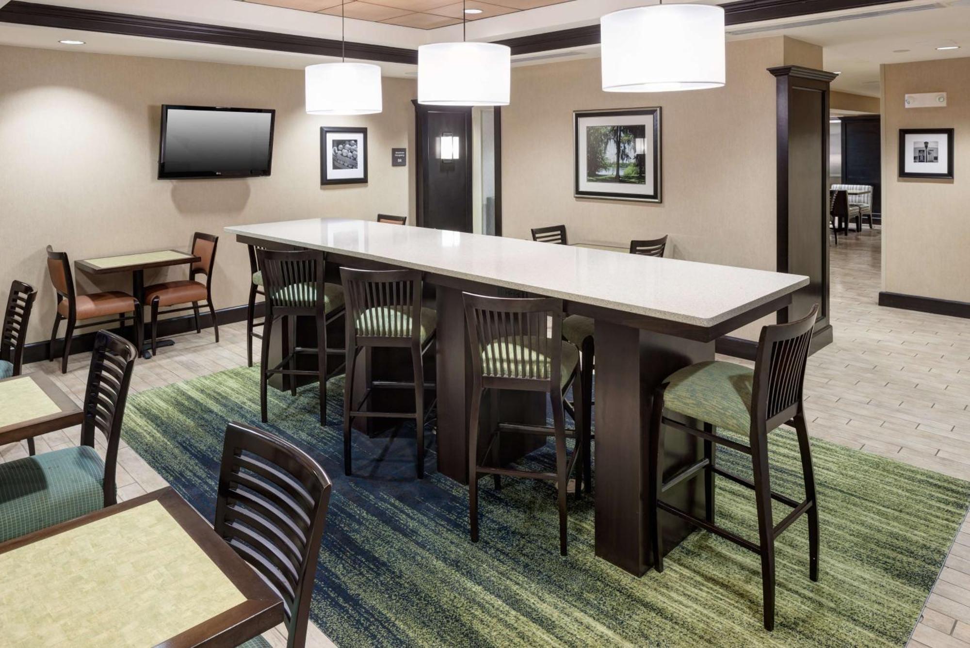 Hampton Inn & Suites Gainesville Downtown Экстерьер фото