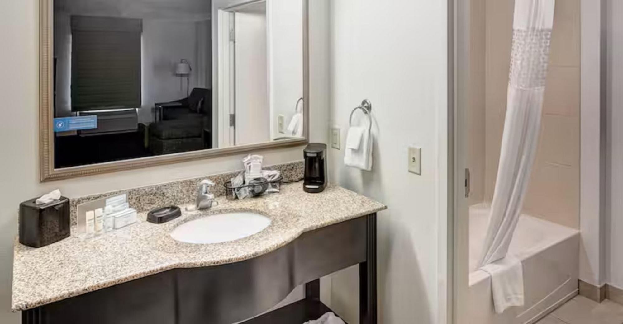 Hampton Inn & Suites Gainesville Downtown Экстерьер фото
