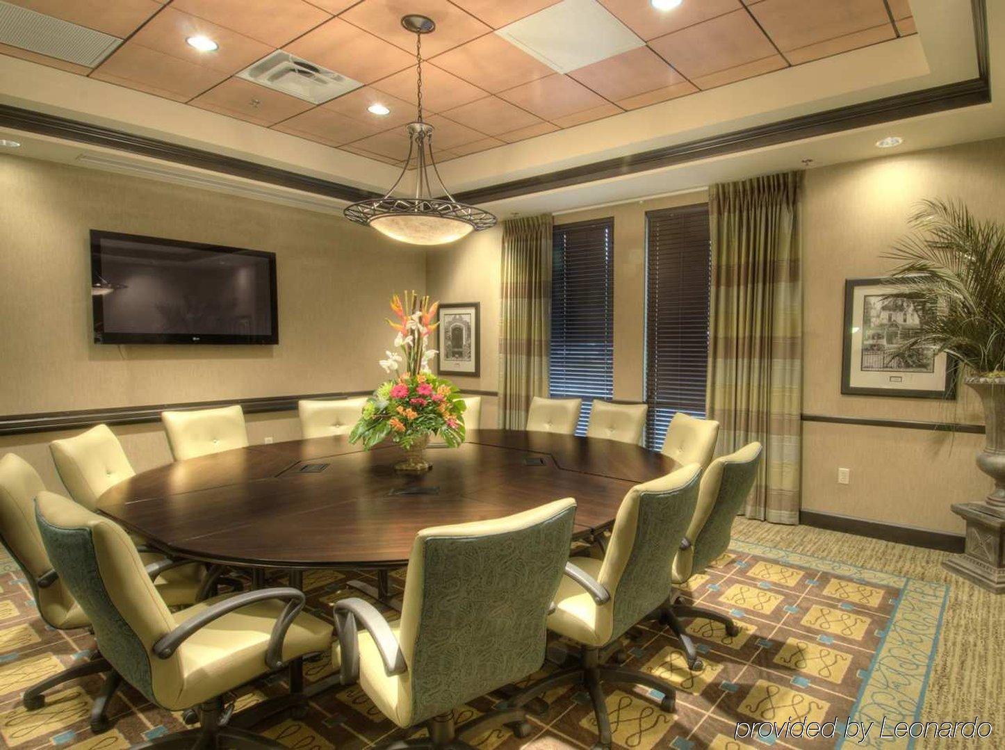 Hampton Inn & Suites Gainesville Downtown Удобства фото