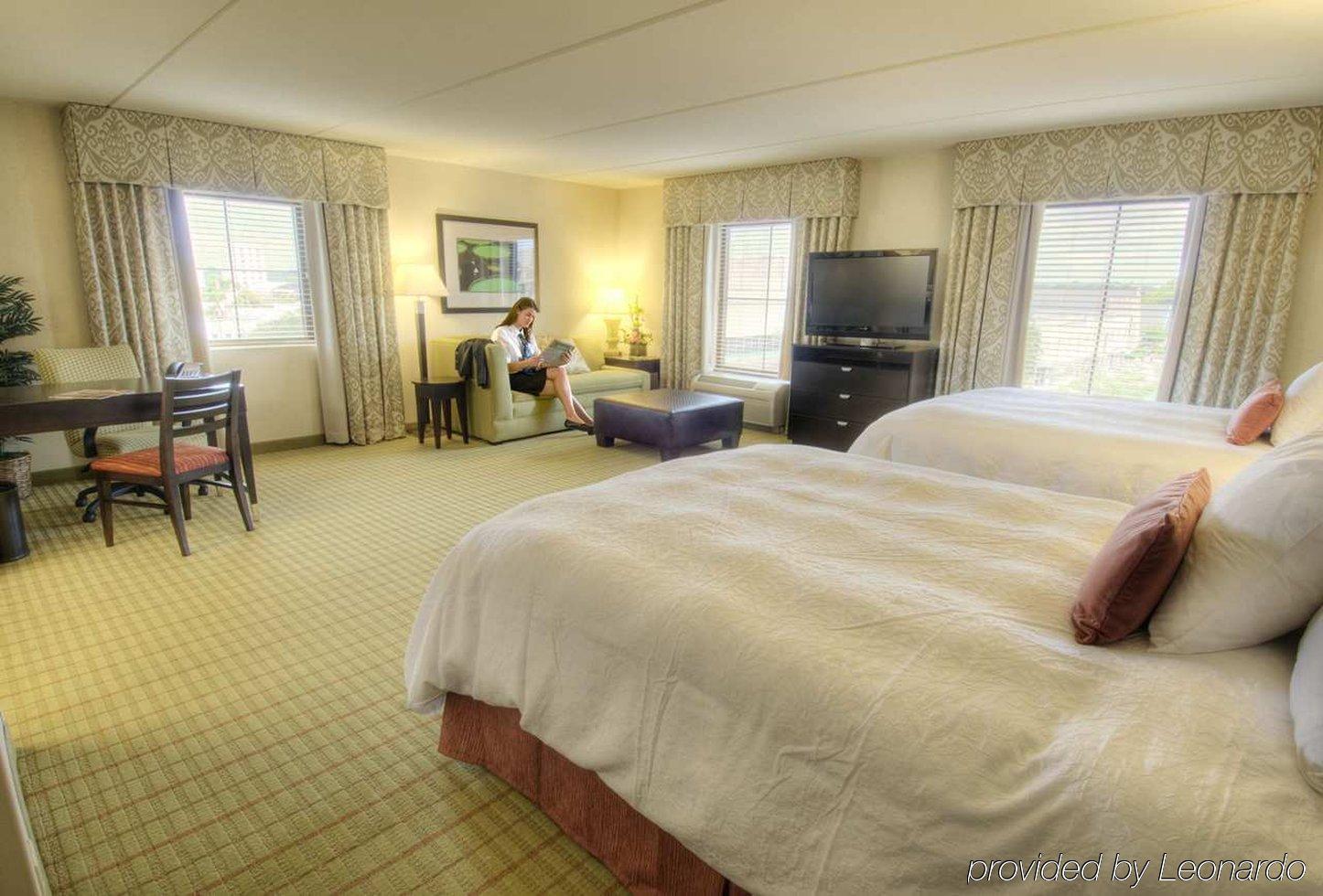 Hampton Inn & Suites Gainesville Downtown Номер фото