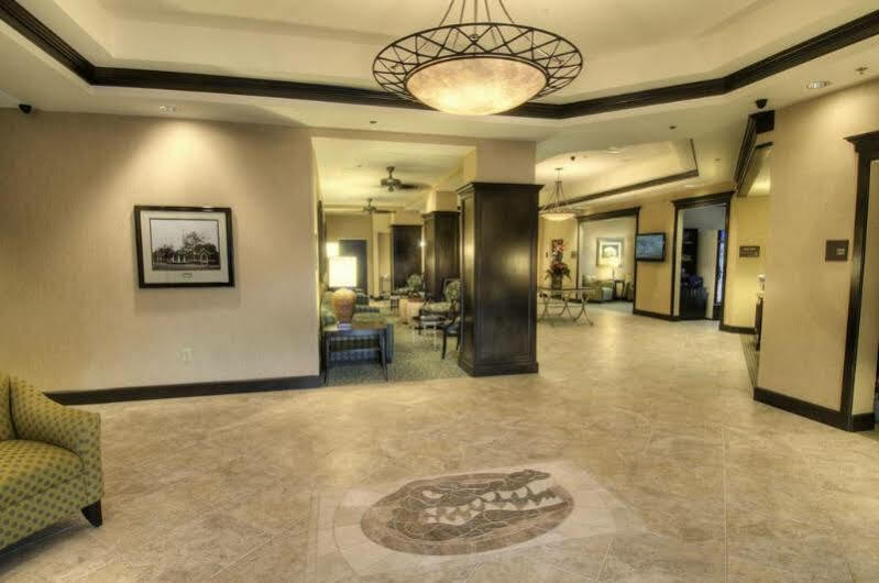 Hampton Inn & Suites Gainesville Downtown Экстерьер фото